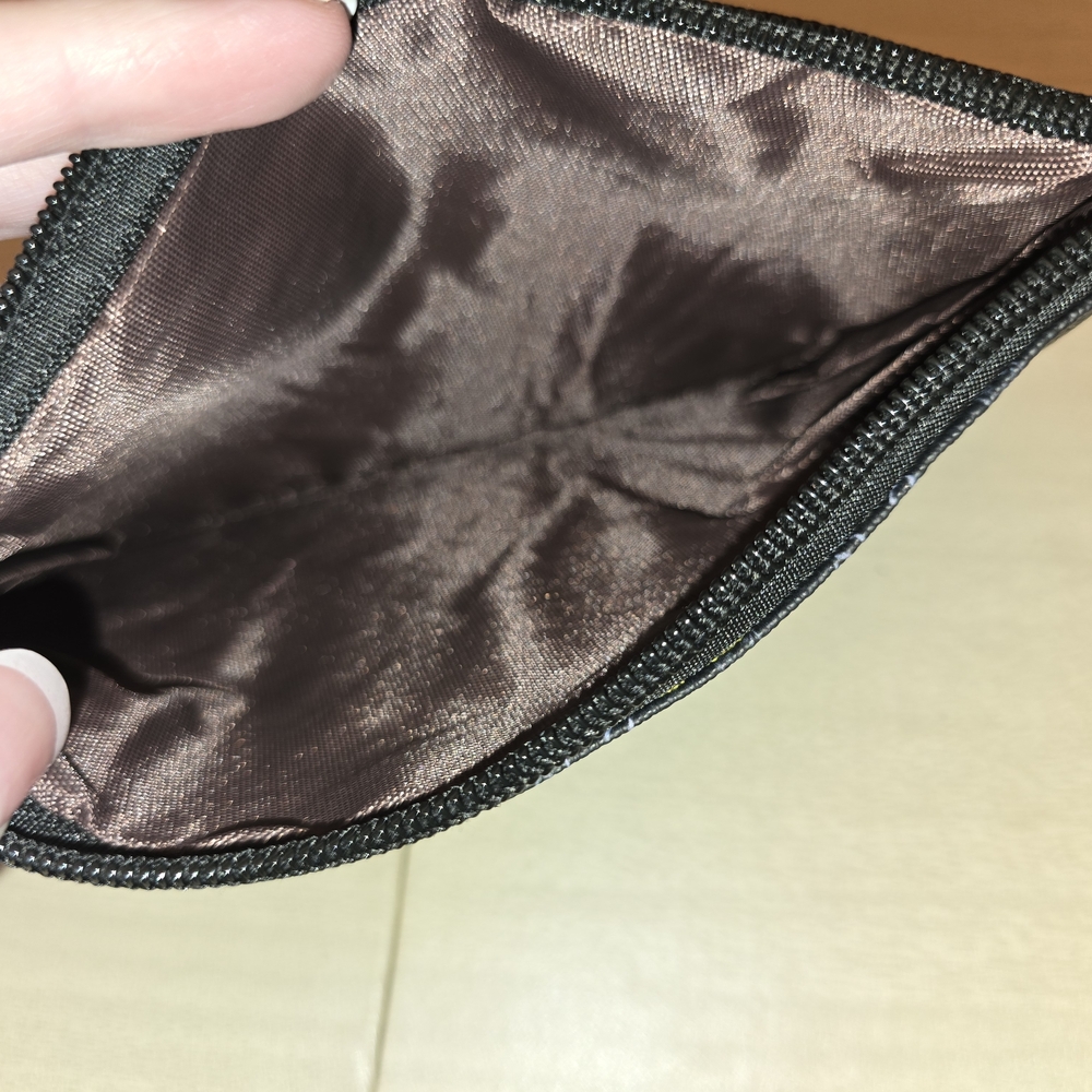 Black Zipper Wristlet Pouch with Mickey Mouse Design, Brand New - Picture 4 of 5